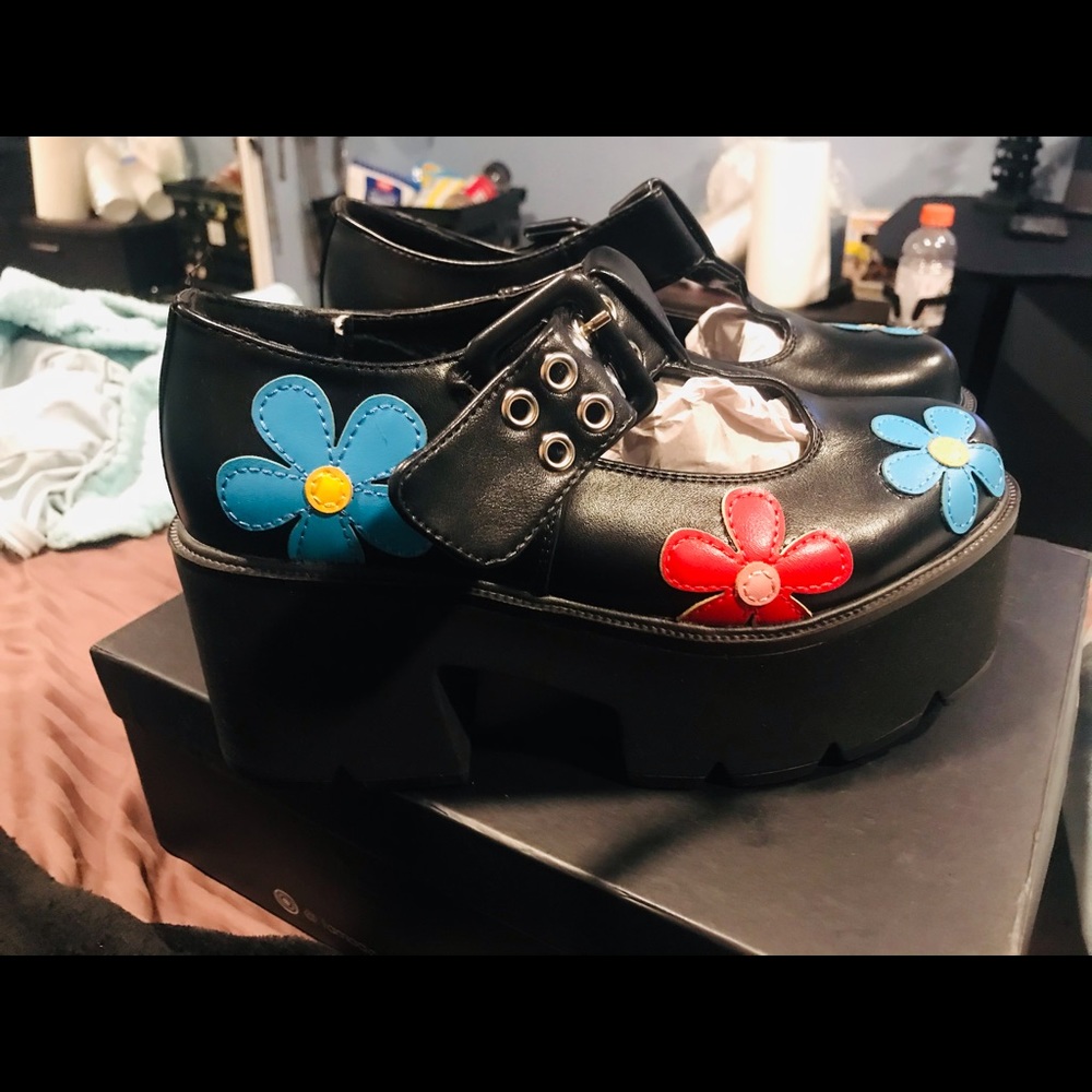 Flower Pumps
